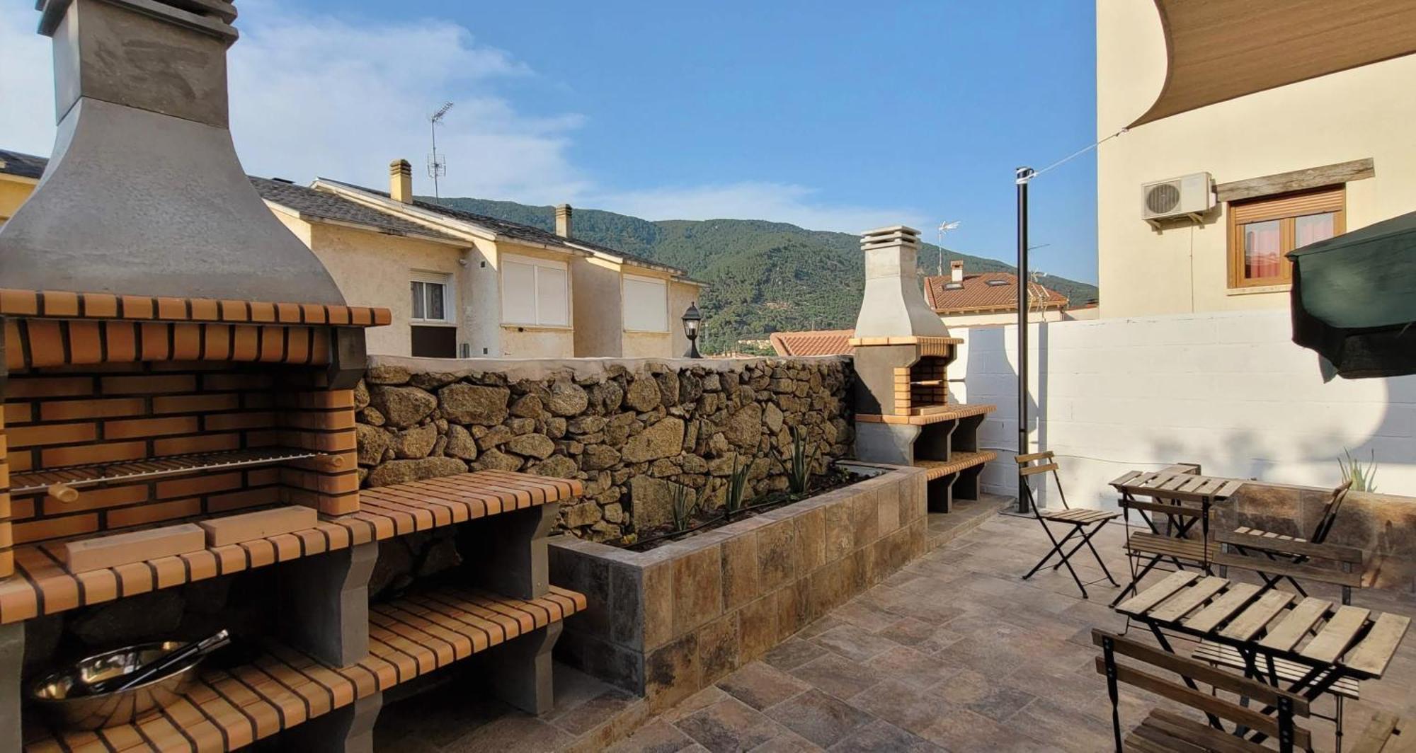 Casa Rural Tiomoreno By Naturadrada La Adrada Exterior foto